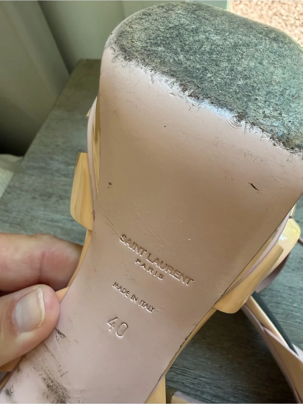 Saint Laurent Blush Patent Leather T-Strap Knot Sandals - Picture 10 of 12